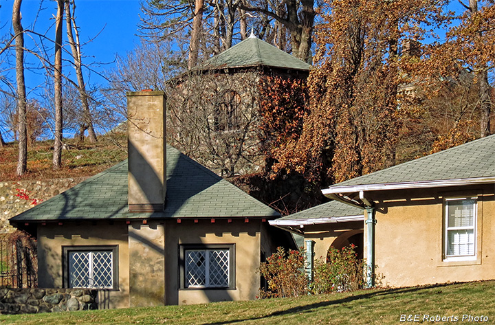 Quarters-gazebo