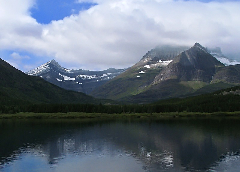 Swiftcurrent_Lake