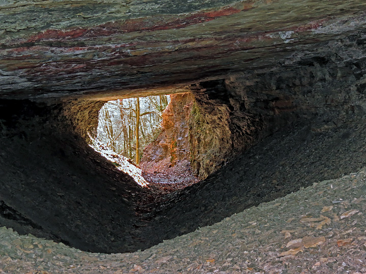 Tunnel_entrance