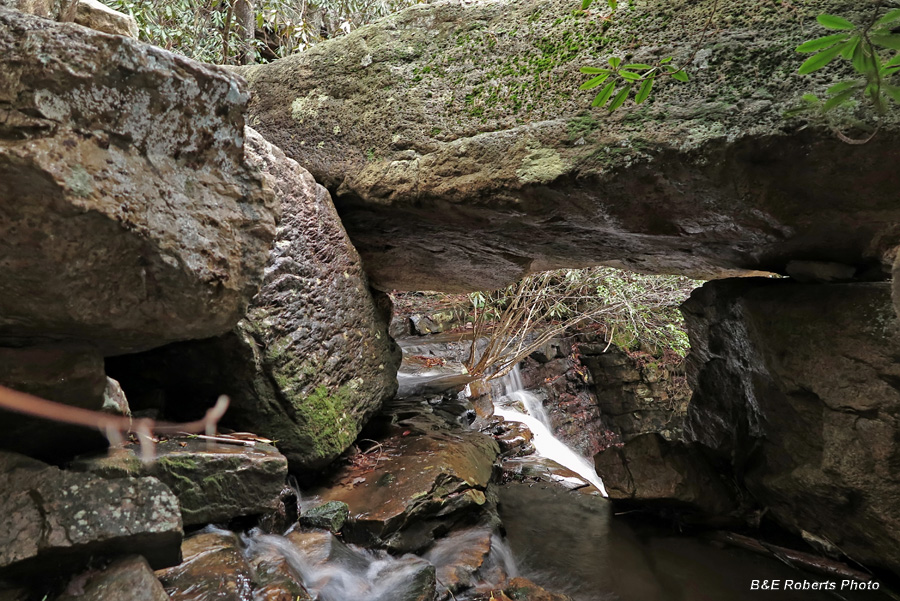 Rock_slab_bridge