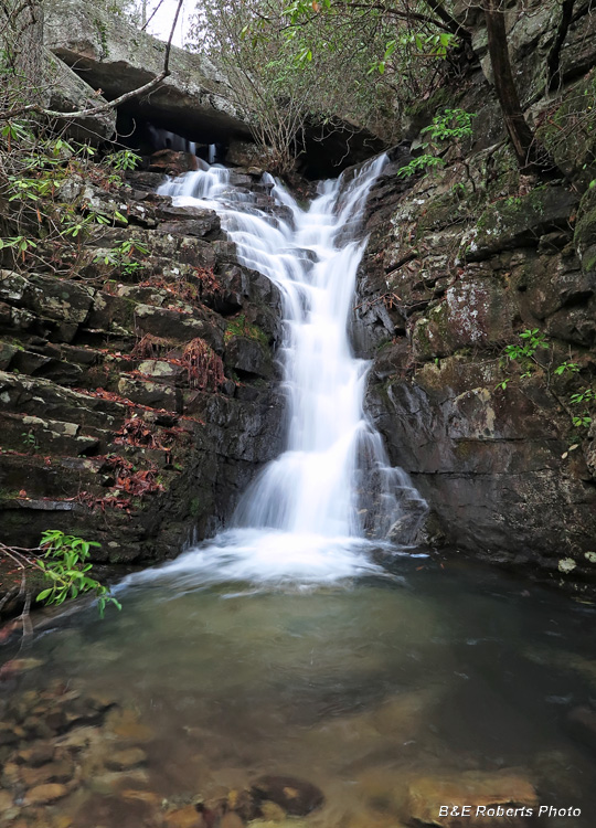 Upper_Thornburg_Ridge_Falls