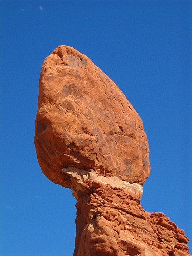 Balanced_Rock-top