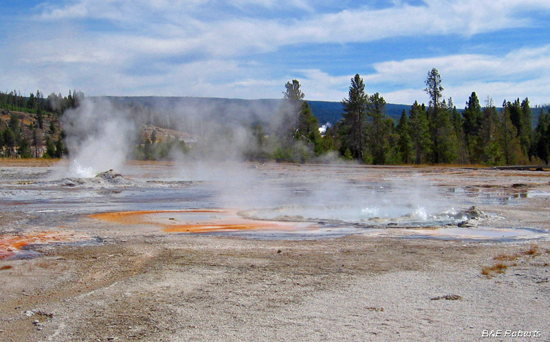 Splendid-Comet_Geysers