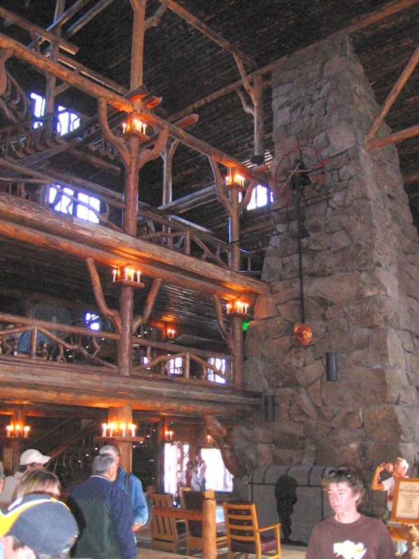 Old_Faithful_Inn